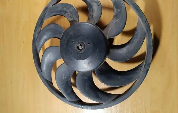 Mitsubishi Pajero Electric radiator cooling fan 4569632