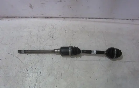 BMW X3 G01 Front driveshaft 8643184