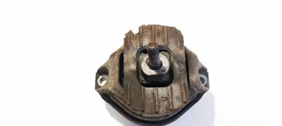 BMW 6 E63 E64 Engine mount bracket 6761090 6761090-04