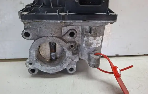 Dacia Sandero Throttle body valve S27647498 H8201171233