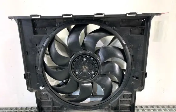 BMW 5 G30 G31 G38 Fan set 8472268