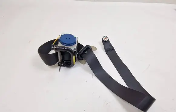 Mitsubishi Outlander Front seatbelt 305257810