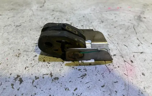 Citroen C3 Aircross Muffler mount bracket/holder 68242144AB