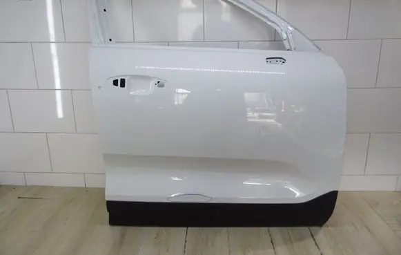Volvo XC40 Front door