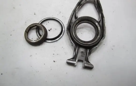 Volkswagen Golf VII clutch release bearing 0AM141147P