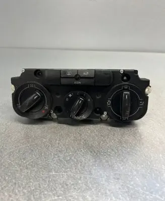 Volkswagen PASSAT B6 Climate control/heater control trim ---