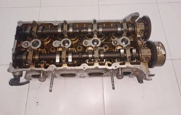 Suzuki Grand Vitara II Engine head 
