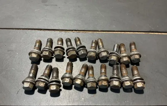 Volvo XC90 Nuts/bolts 