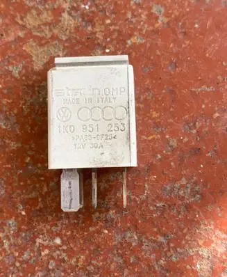 Volkswagen Caddy Other relay 1K0951253 PA6GGF25