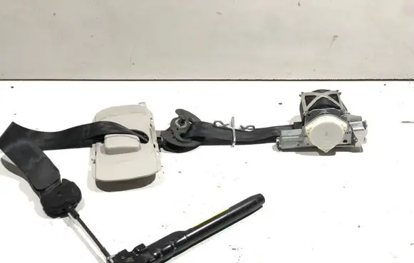 Peugeot 3008 I Front seatbelt 34068389E