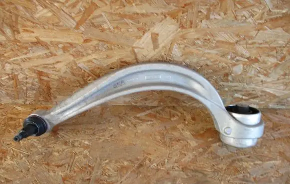 Audi Q7 4M Front lower control arm/wishbone 4M0407694E
