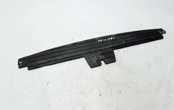 Renault Master II Intercooler air guide/duct channel 8200401710