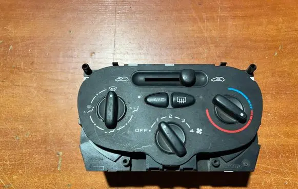 Peugeot 206 Climate control unit 1068701 85858