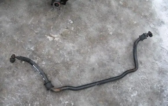 Mitsubishi Pajero Sport I Front anti-roll bar/sway bar