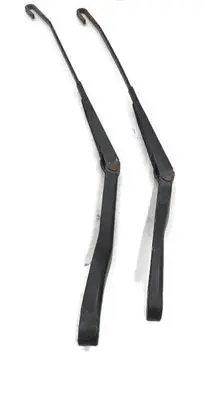 Front wiper blade arm