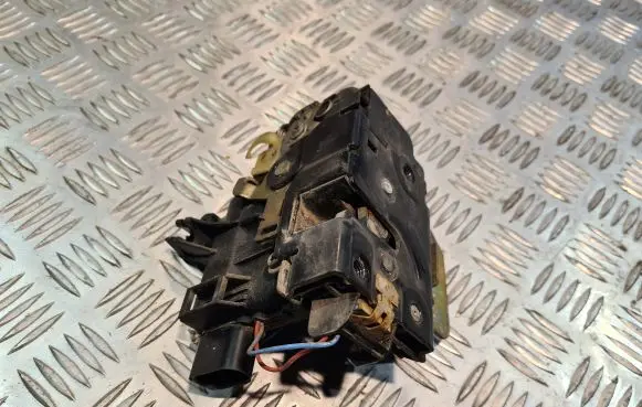 Audi A6 S6 C5 4B Front door lock 4B1837016B