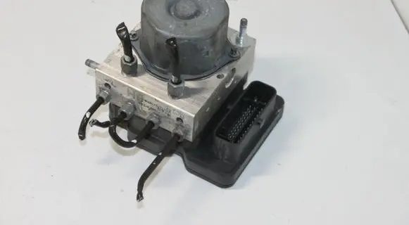 Nissan X-Trail T32 ABS Pump 476604CC0A