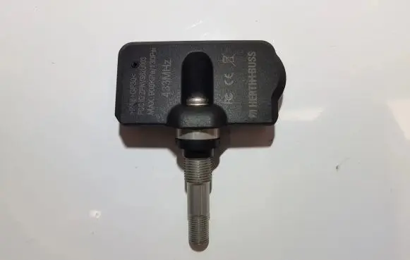 Volkswagen PASSAT B8 Tire pressure sensor 