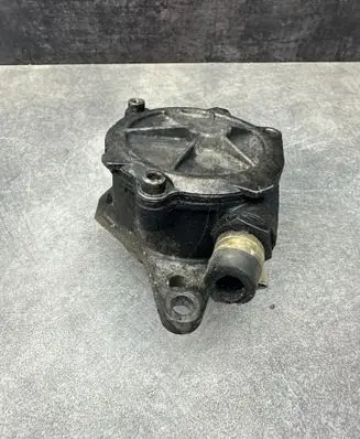 BMW 5 E39 Vacuum pump 2249939
