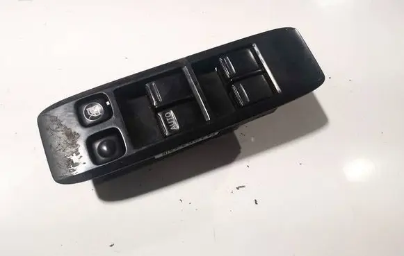 Nissan Primera Front door window switch trim 