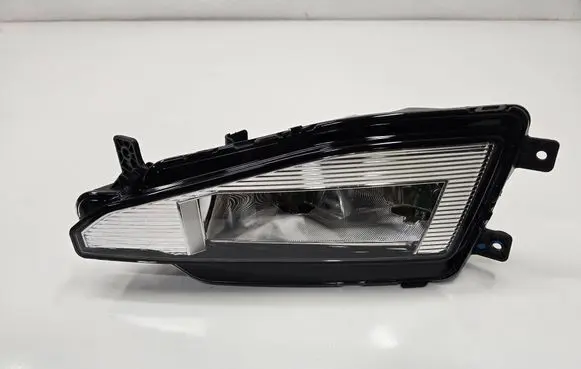 Volkswagen PASSAT B8 Front fog light 3G0941700