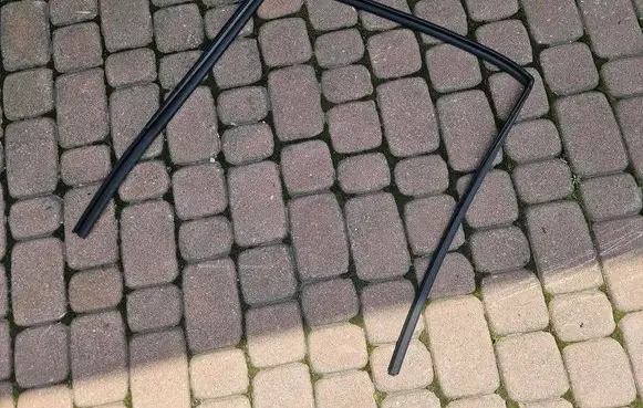 Rubber seal rear door