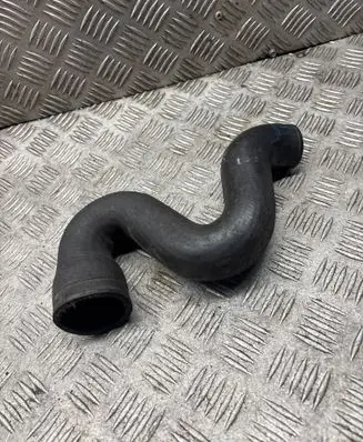 Volkswagen PASSAT B5 Intercooler hose/pipe 8D0145828C PX013322