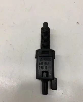 Audi A6 S6 C5 4B Brake pedal sensor switch 811907343B