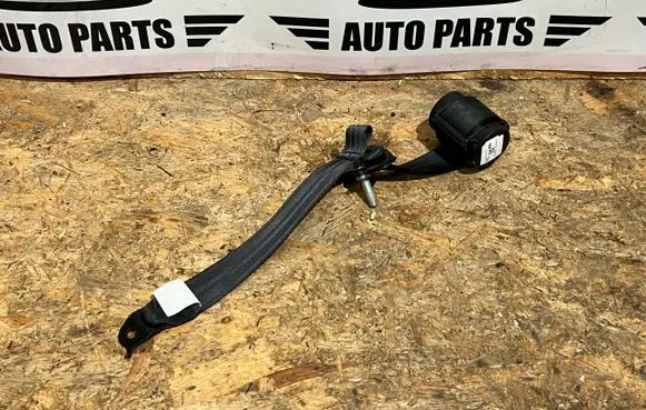 Honda Jazz IV GR Seat belt trim 