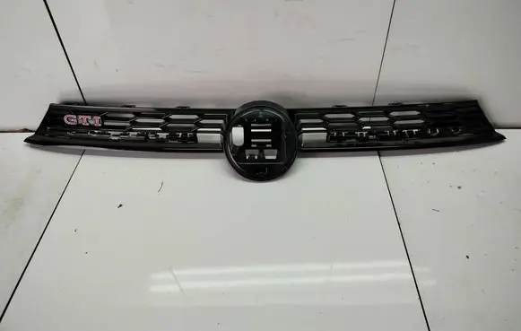 Front bumper upper radiator grill