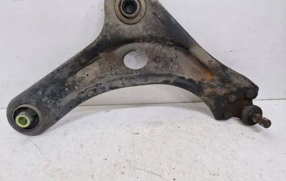 Peugeot 208 Front lower control arm/wishbone