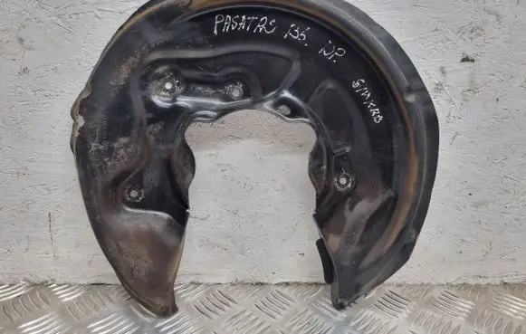 Volkswagen PASSAT B6 Rear brake disc plate dust cover 5N0615612D