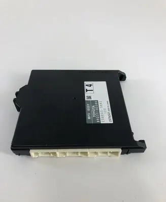 Toyota RAV 4 (XA40) Central body control module 2380005882 8922142300