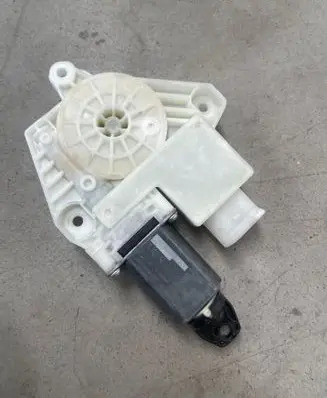BMW 5 G30 G31 Rear door window regulator motor 7455083 C35318105 041100106