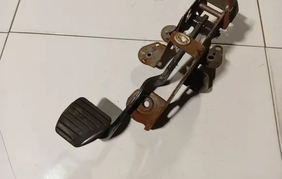 Renault Scenic III - Grand scenic III Brake pedal