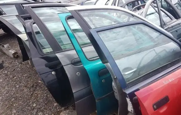 Alfa Romeo 156 Front door