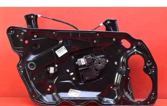 Volkswagen PASSAT CC Front door window regulator with motor 929908-100