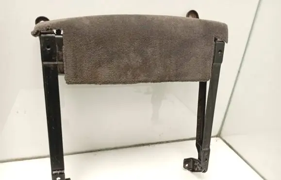 Volkswagen Touareg I Driver seat console base 7L0881327