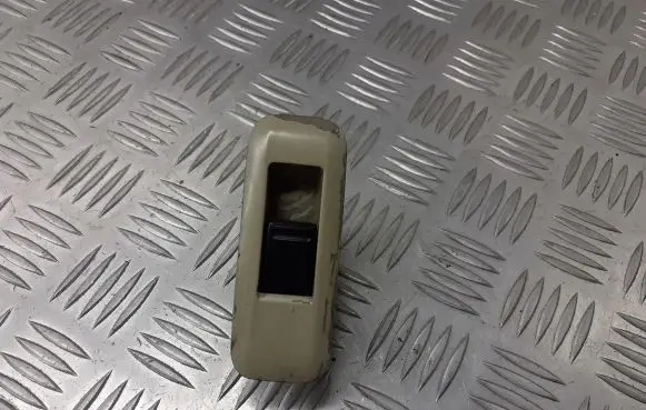 Nissan Primera Quarter vent window switch 25411-AV600