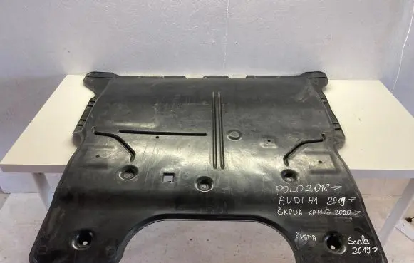 Audi A1 Engine splash shield/under tray 2Q0825236 2Q0825236D 2214