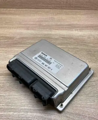 Audi A4 S4 B5 8D Engine control unit/module ECU 8D0907557S 0261204182