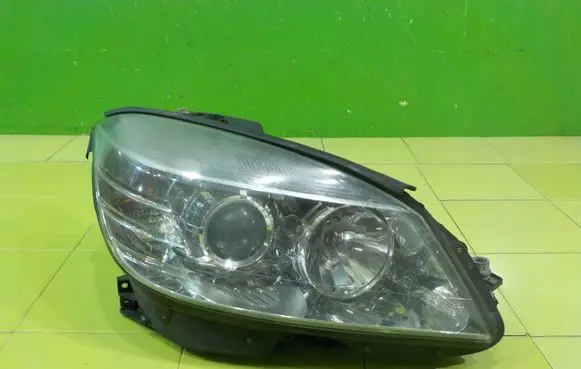 Mercedes-Benz C W204 Headlight/headlamp A2048208661