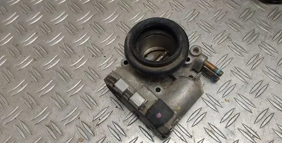 Toyota Yaris Throttle valve 220300Q010