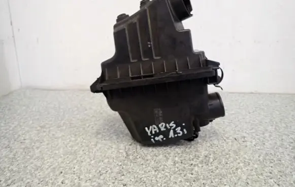 Toyota Yaris Air filter box cover 