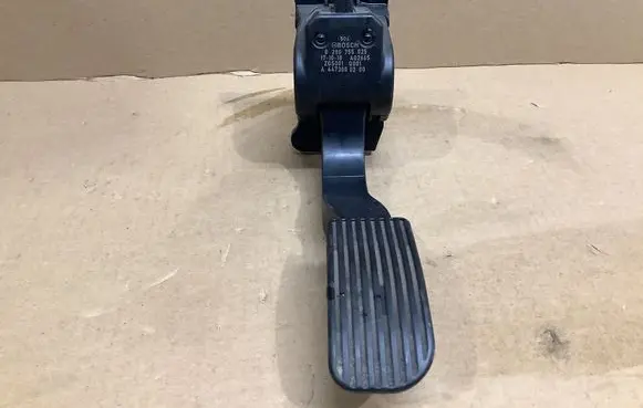 Mercedes-Benz Vito Viano W447 Accelerator throttle pedal A4473000200