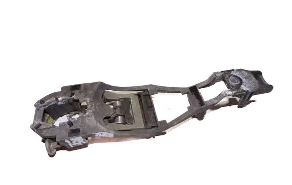 Volkswagen PASSAT B5.5 Front door exterior handle/bracket 3B0837885