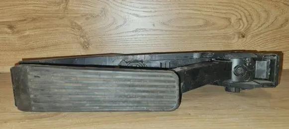Mercedes-Benz S W221 Accelerator throttle pedal A2203000304