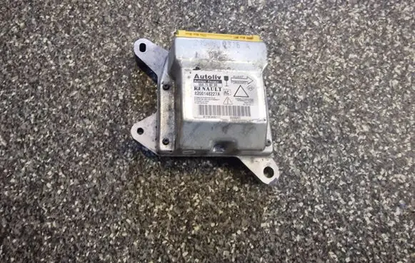 Renault Laguna II Airbag control unit/module 8200148227A