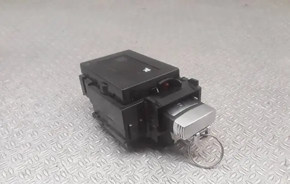 Volkswagen PASSAT B6 Ignition lock 3C0905843R