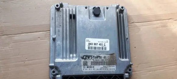 Audi A5 8T 8F Engine control unit/module 8K0907401C